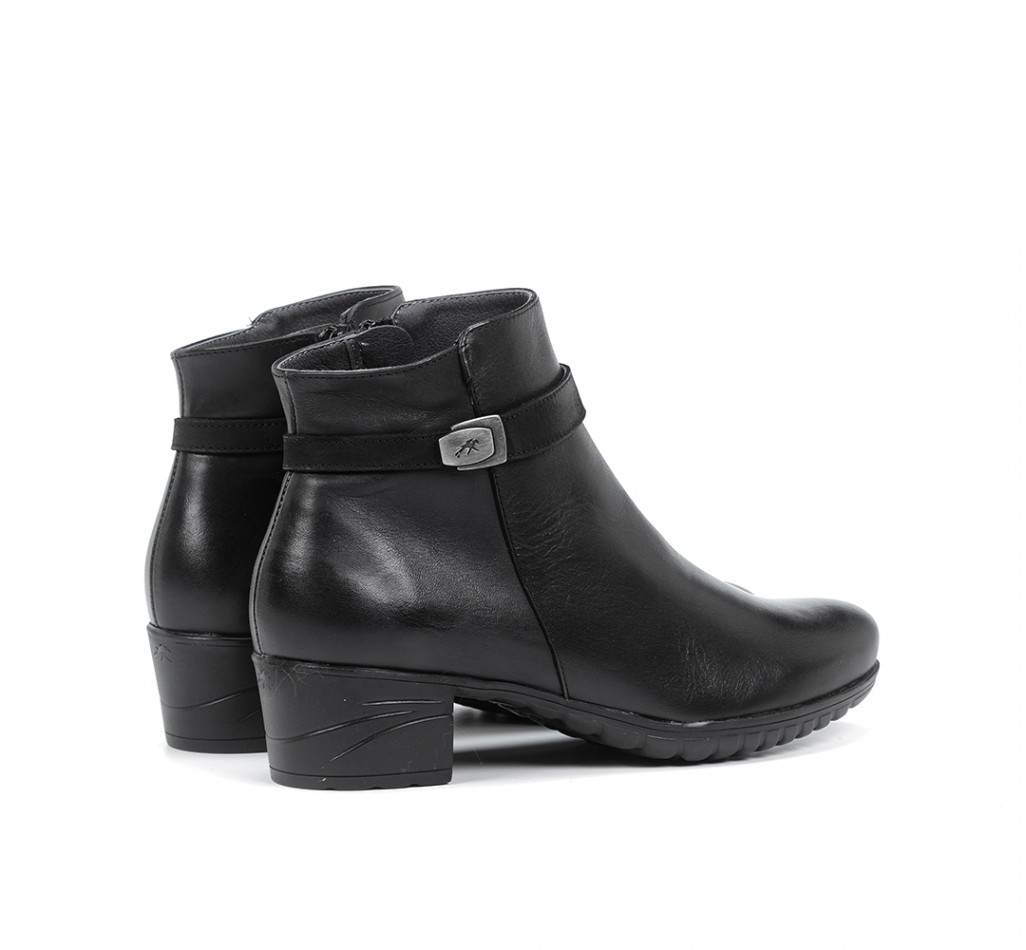 CHARIS F0937 Black Ankle Boot
